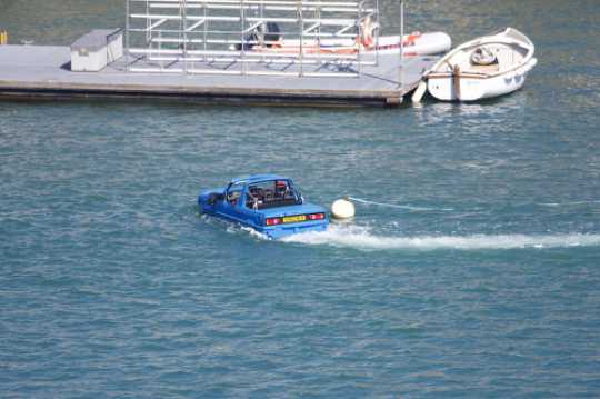 04 April 2021 - 13-55-29

----------------
Dutton Surf 4WD amphibious car in the river Dart